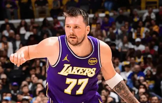 kaiyun sports-希望没事！东契奇遭遇左腿筋拉伤，伤情未定|湖人|队医|卢卡-东契奇|NBA常规赛|洛杉矶湖人队_新浪体育_新浪新闻